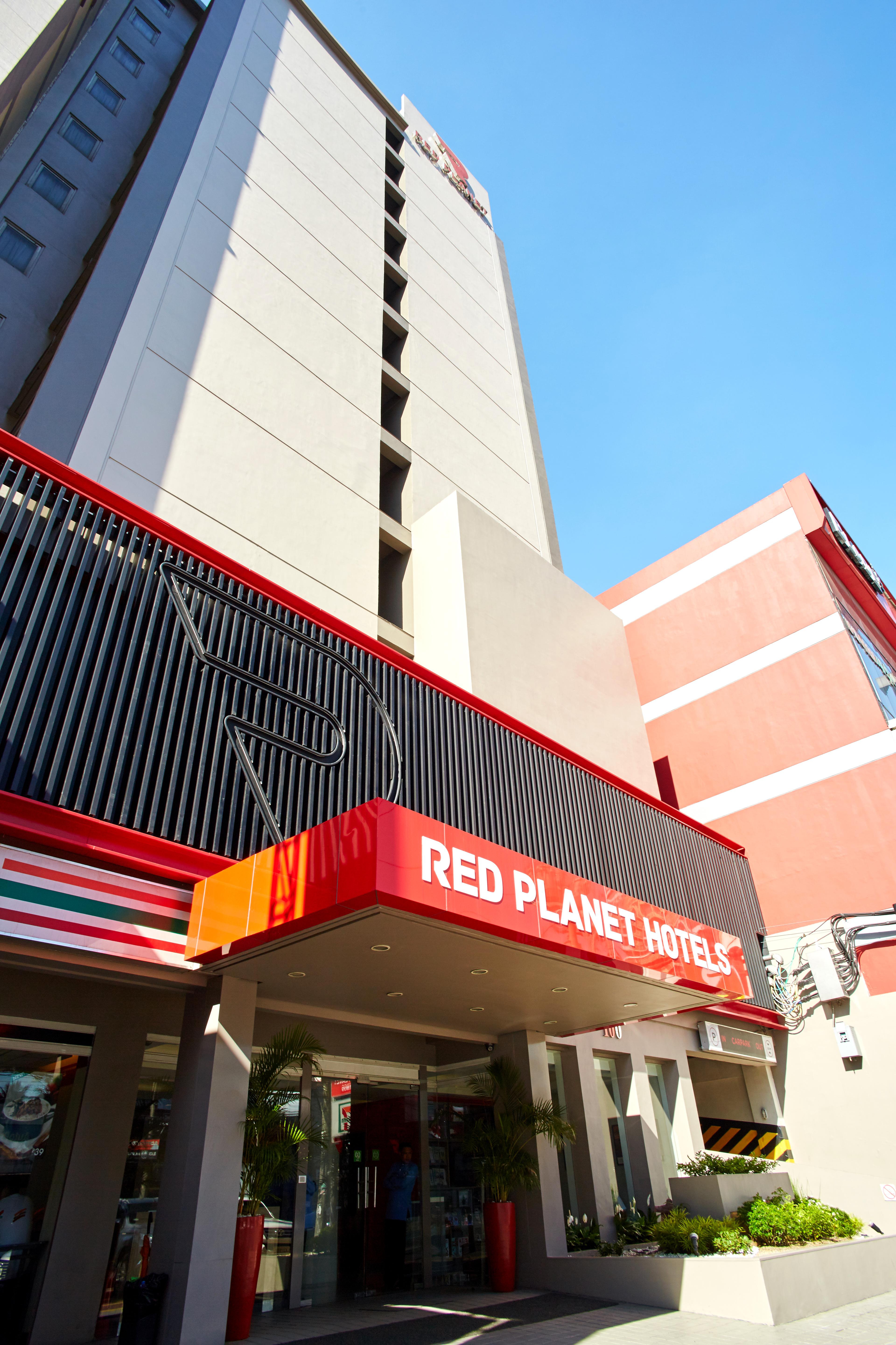 Red Planet Quezon City Timog Exterior photo
